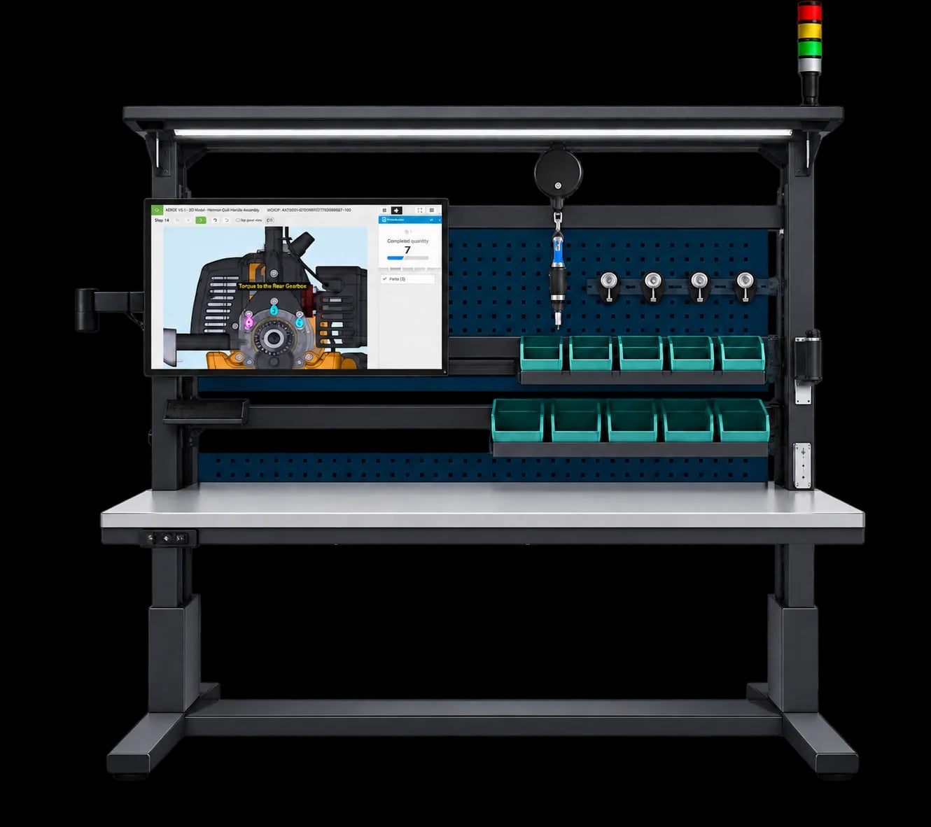 Rendu produit : poste de travail IIoT intelligent avec un écran VKS, des bacs de pièces turquoise, des outils montés et une colonne lumineuse Andon.