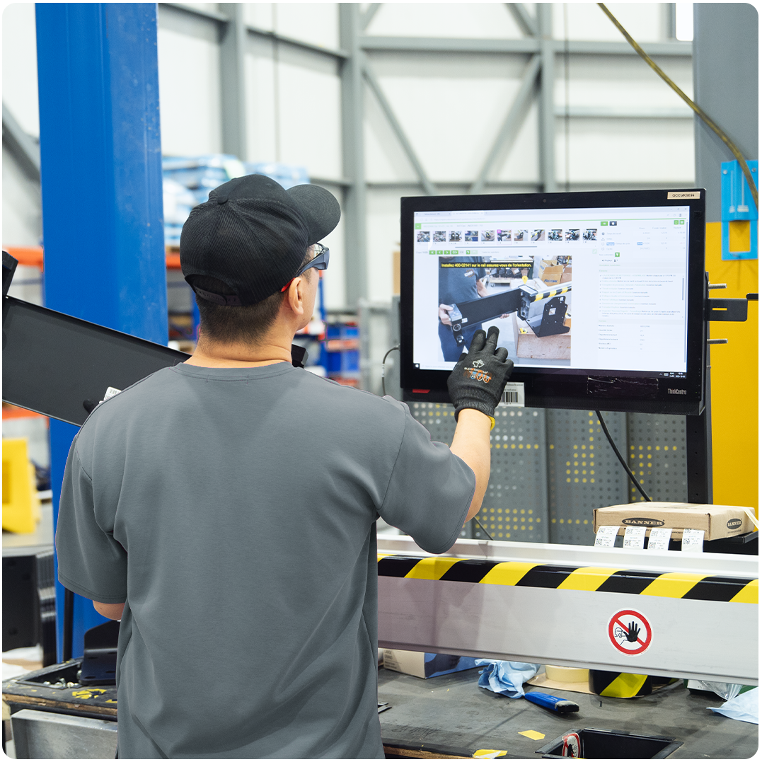 VKS Pro-Dashboard mit Echtzeit-Arbeitsauftragsstatus, Effizienz und verbleibender Produktionszeit